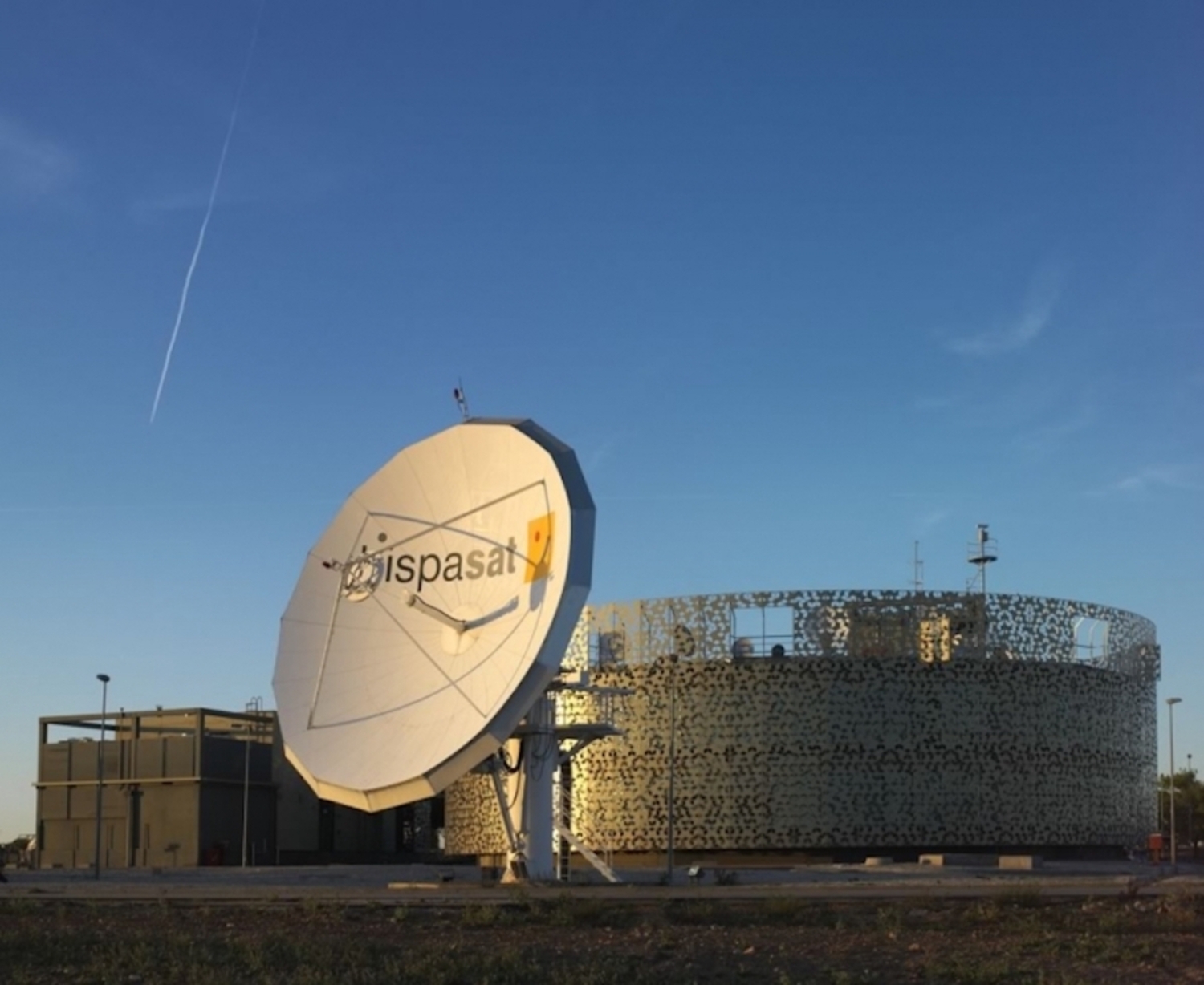 Іспанський оборонний гігант претендує на частку Hispasat