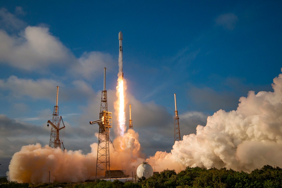 Індія вибирає Falcon 9 для запуску супутника зв'язку