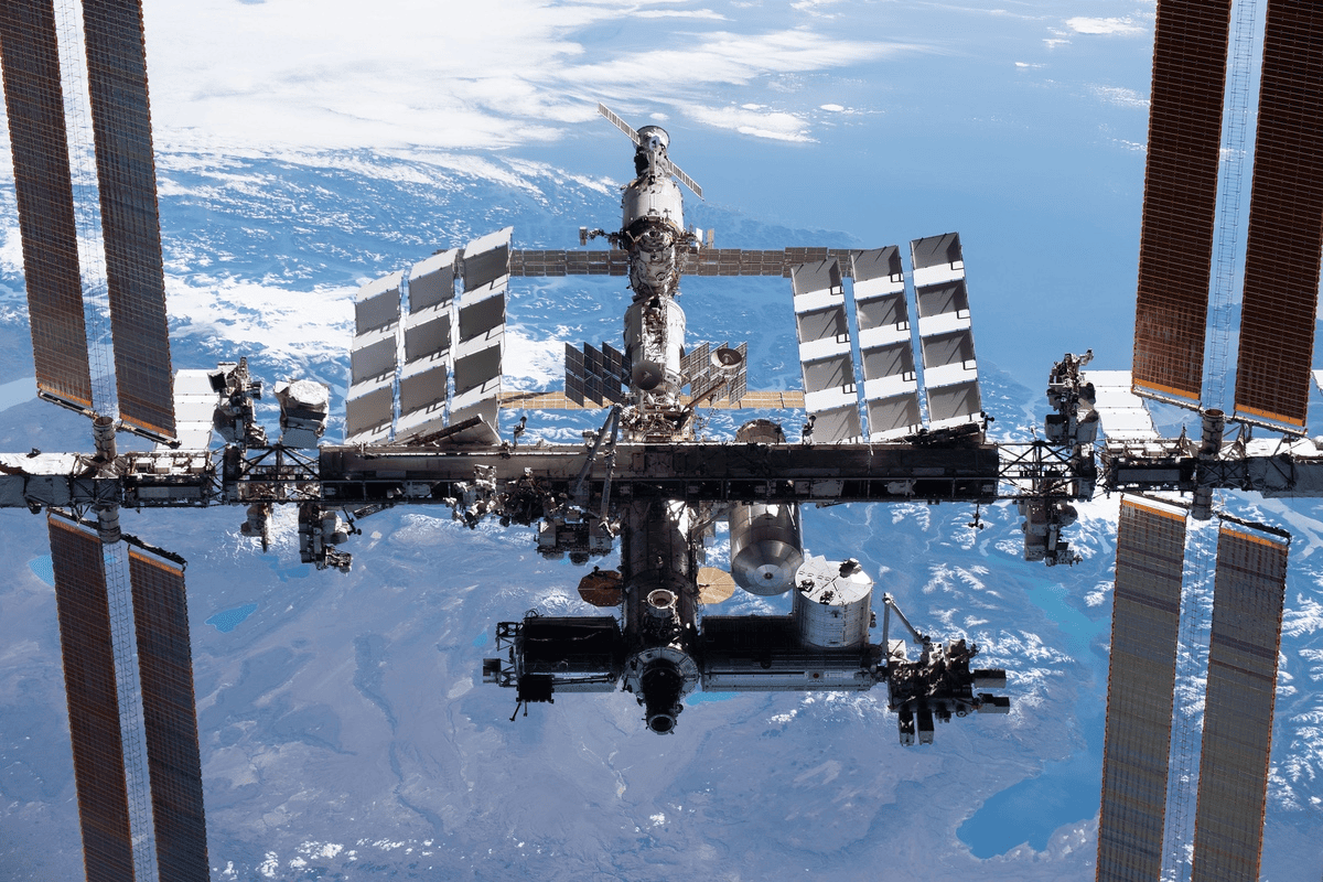 Musk calls for de-orbiting the ISS “as soon as possible”