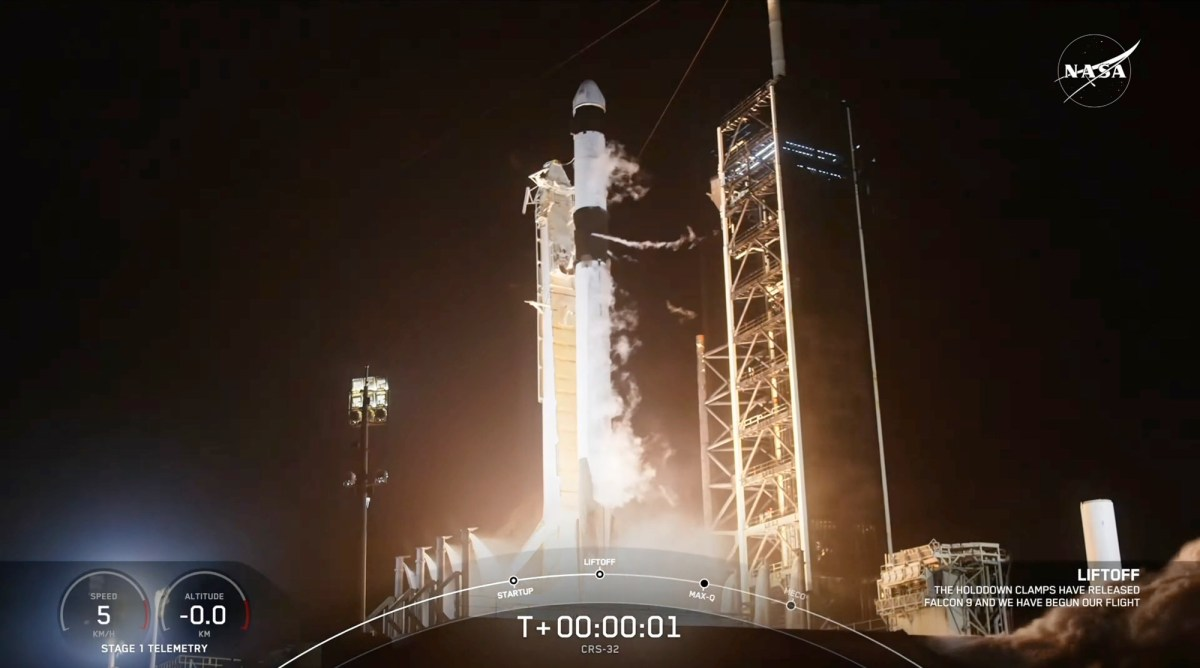 SpaceX запускає вантажний корабель Dragon до МКС із додатковими запасами екіпажу
